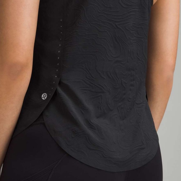 NWT Lululemon Lightweight Stretch Running Airflow In Emboss Black Tank size 6 - Picture 7 of 7